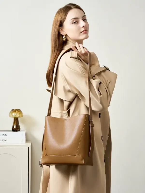 包包女包2025热销新款大容量斜挎包百搭真皮单肩高级感通勤水桶包 4